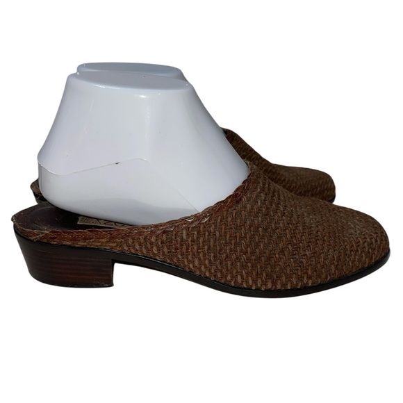 ENZO Angiolini Women's Slides Size 8M Brown Leather Weave Design Slip On - Picture 1 of 9